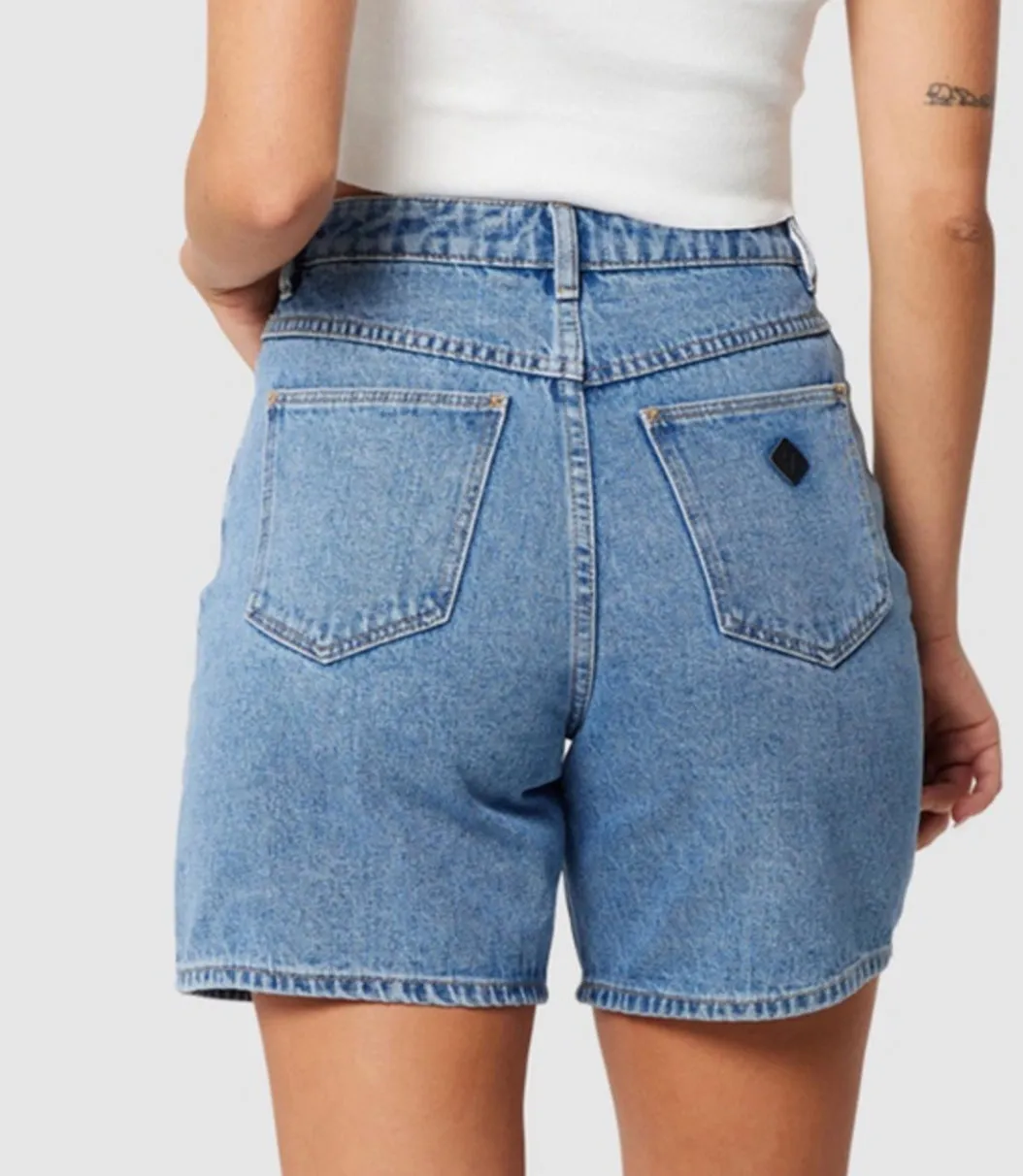 A BRAND CARRIE SHORT