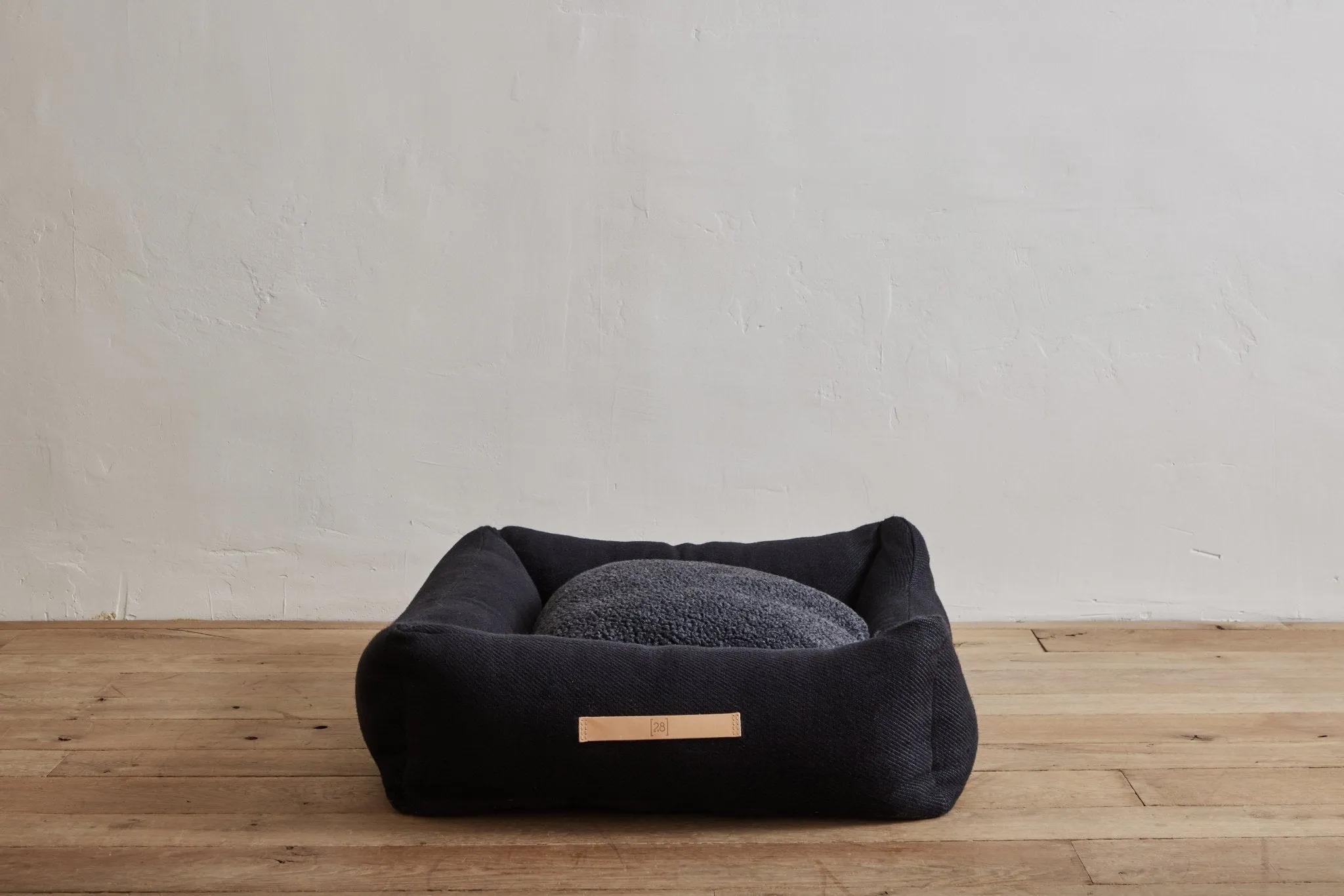 Henri Jute Dog Bed, Charcoal