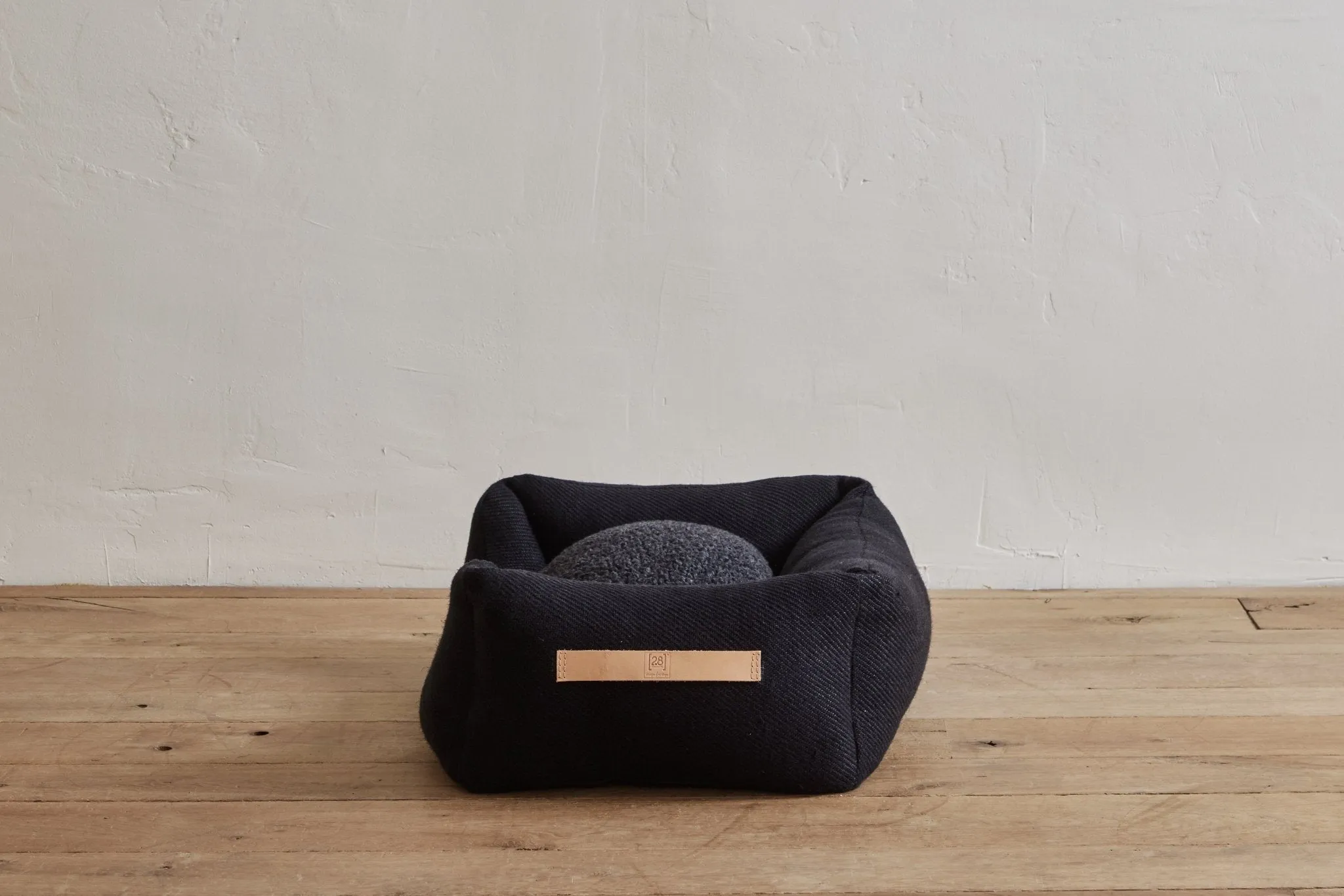Henri Jute Dog Bed, Charcoal