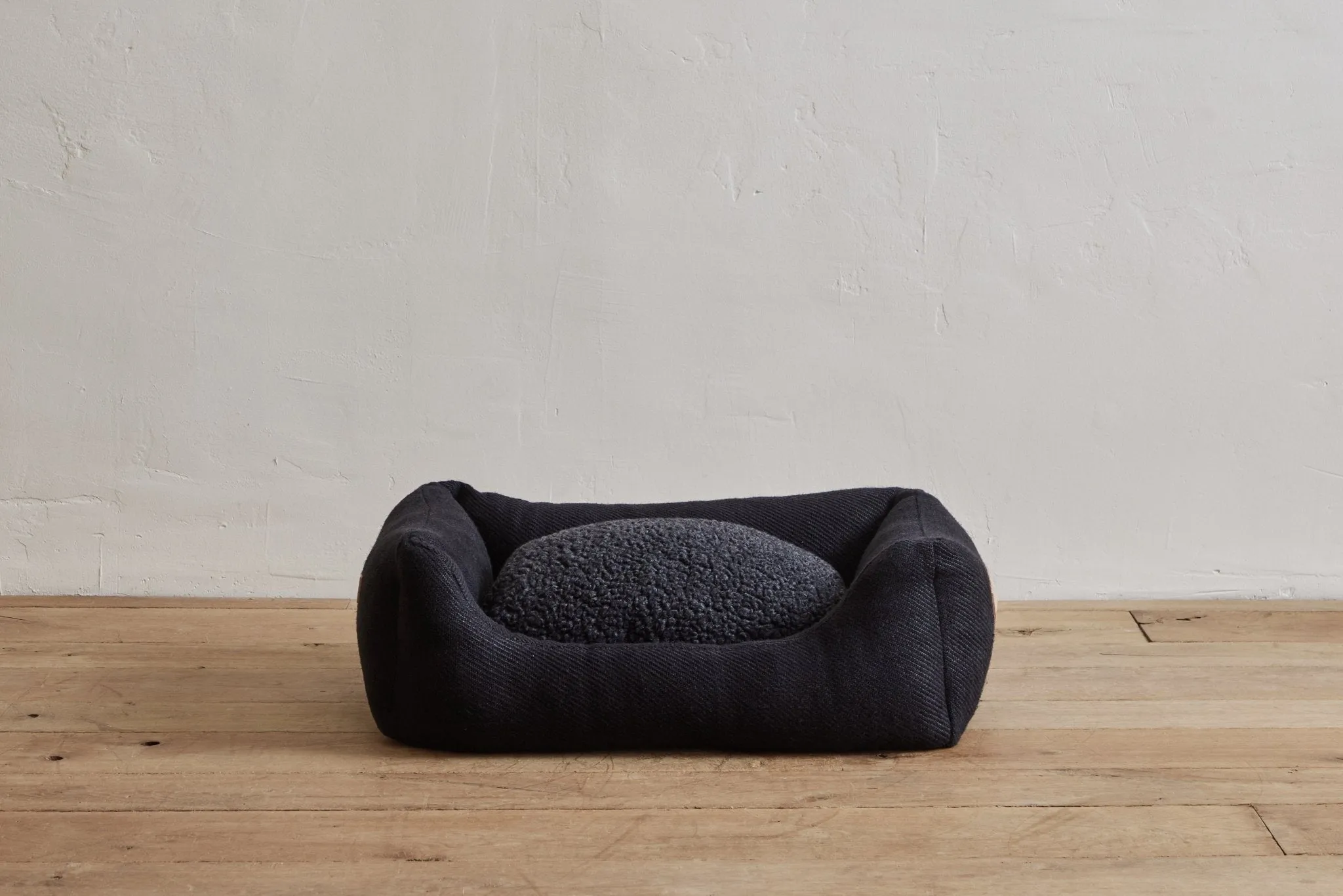 Henri Jute Dog Bed, Charcoal