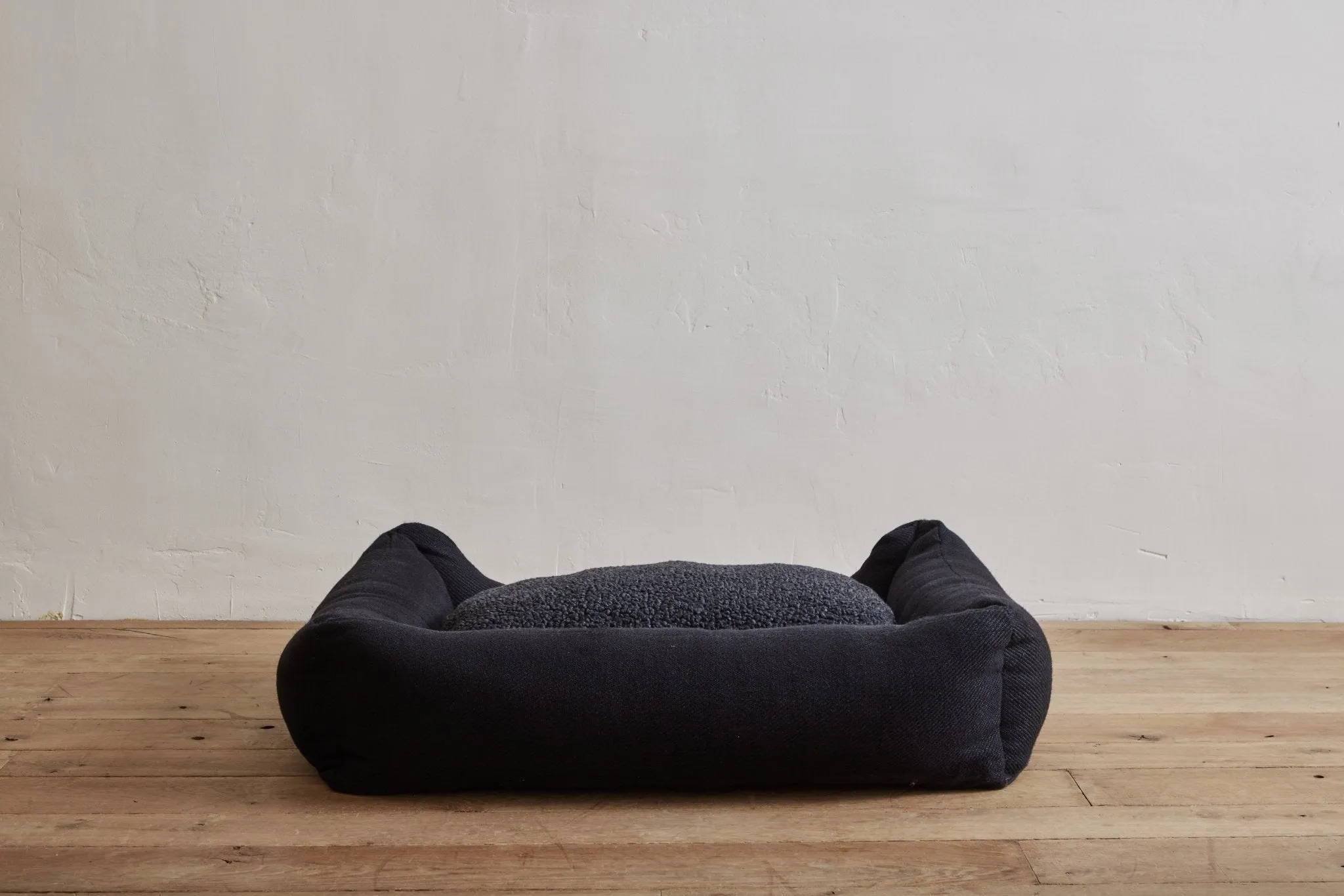 Henri Jute Dog Bed, Charcoal